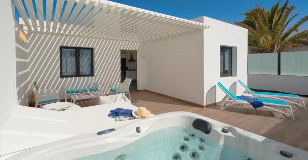 Relaxia Lanzasur Club Aqualava Water Park