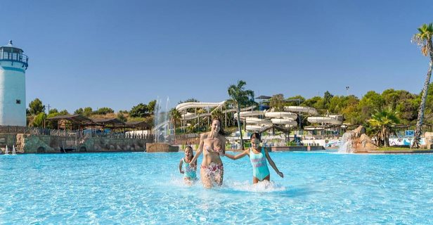Resort Magic Natura Animal, Waterpark Polynesian Lodge