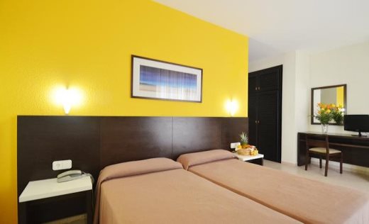 Ruleta Hoteles 4* Azuline Bahia San Antonio