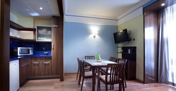 Suites Gran Via 44