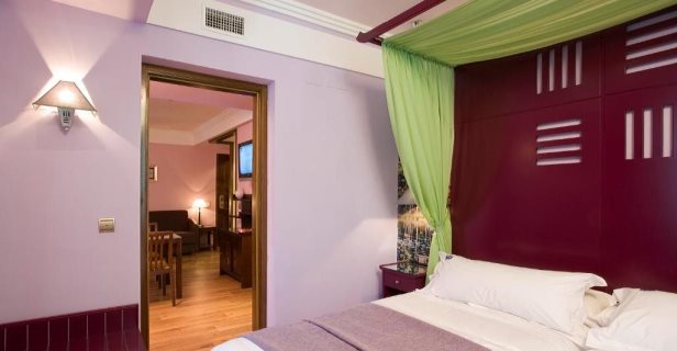 Suites Gran Via 44