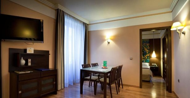 Suites Gran Via 44
