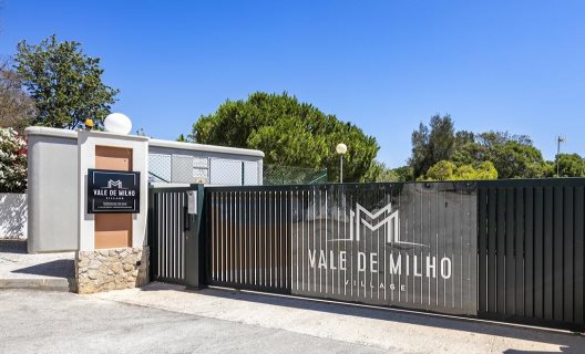 Vale De Milho Village