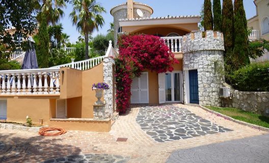 Villa Y Apartamentos La Perla De Torrenueva