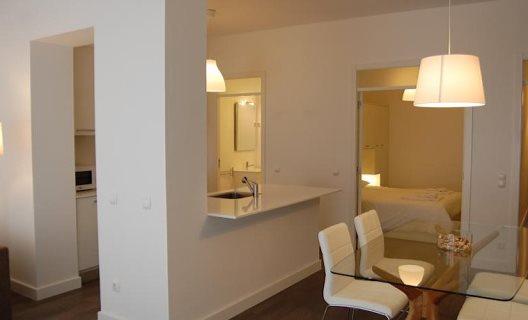 Wallis Apartments