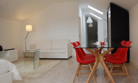 Wallis Apartments