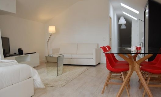 Wallis Apartments