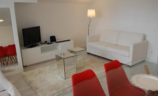 Wallis Apartments